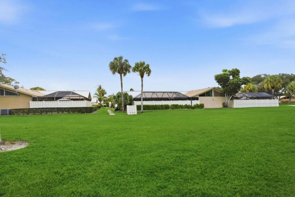 5284 Eagle Lake Drive, Palm Beach Gardens, FL 33418 Photo