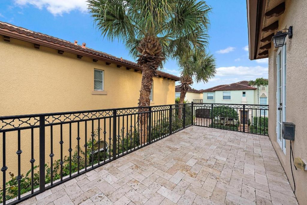 107 Via Poinciana Lane, Boca Raton, FL 33487 Photo