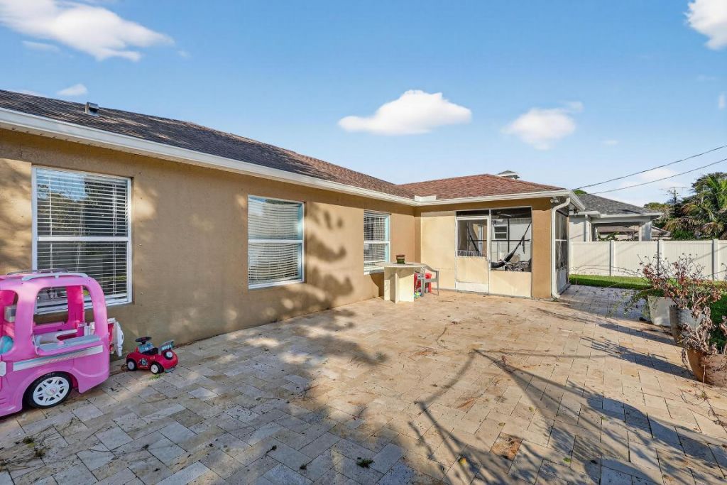 1121 SW Ivanhoe Street, Port Saint Lucie, FL 34983 Photo