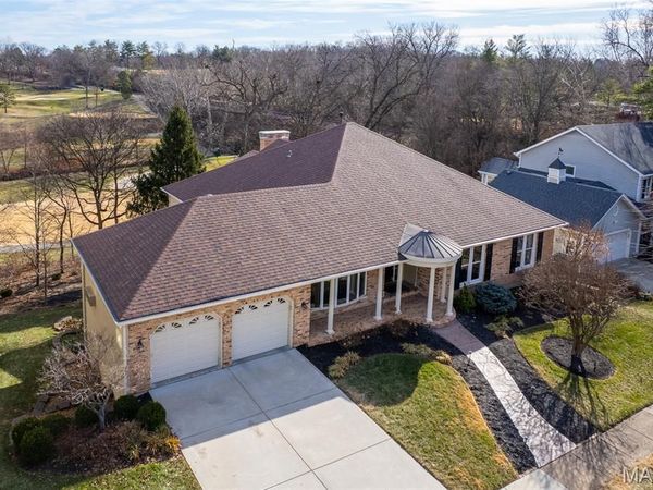 309 Greenbriar Estates Drive, Des Peres, MO 63122