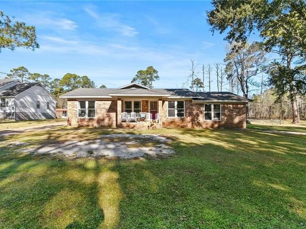 13545 Lyons Avenue, Bayou La Batre, AL 36509