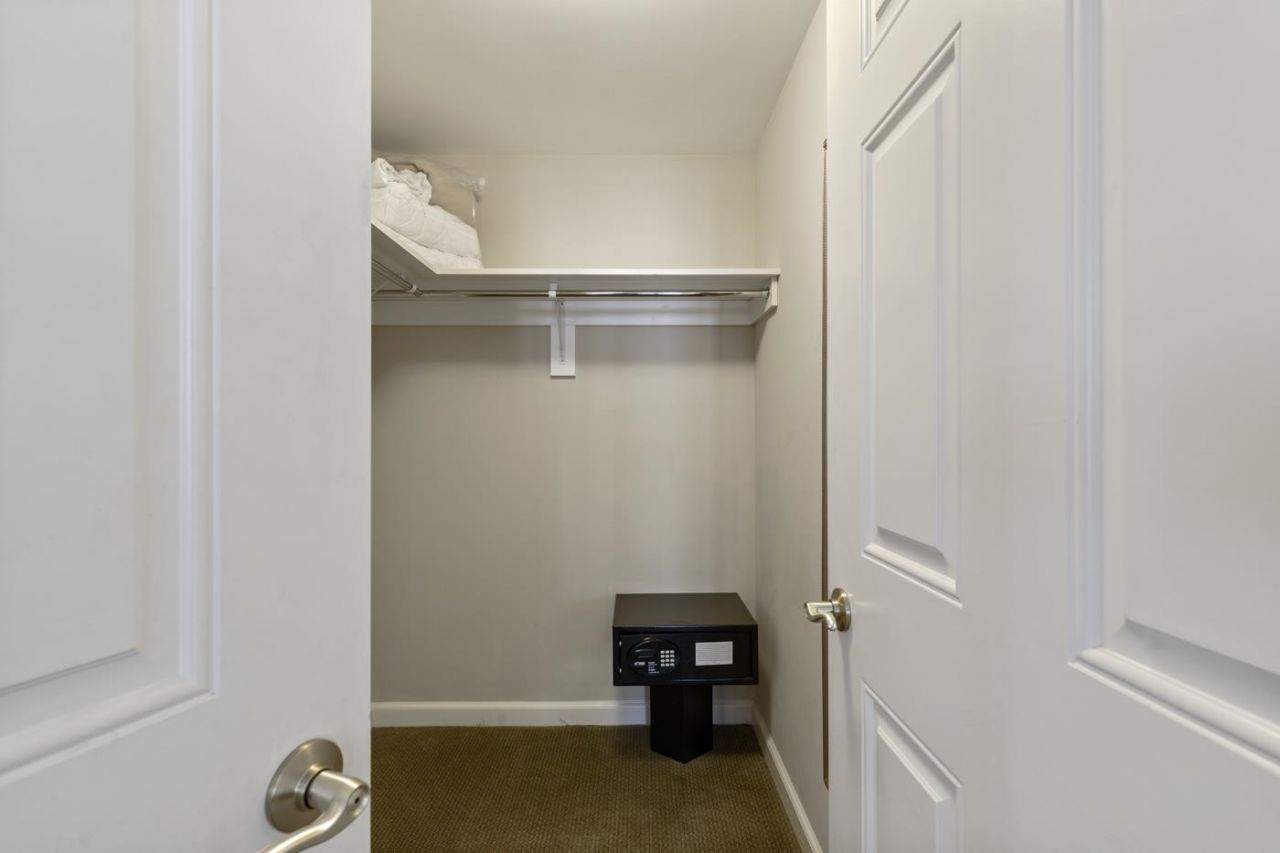 9994 Beach Club Dr. Photo 13