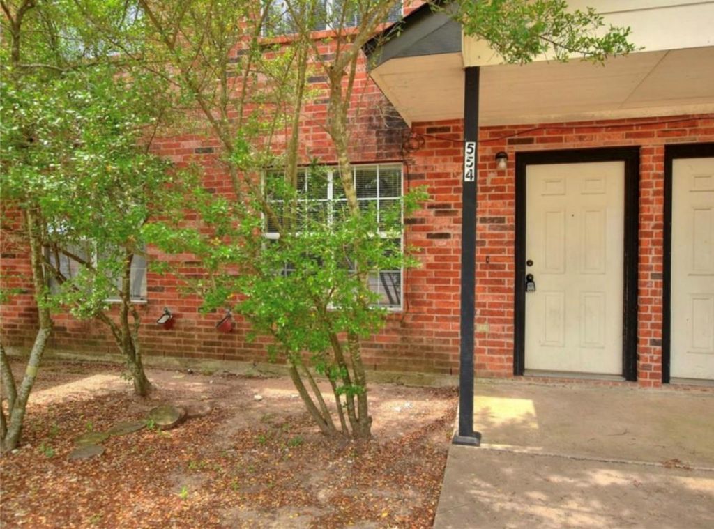 554 E Cedar St, Bertram, TX 78605 Main Photo