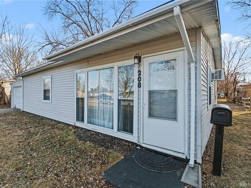 208 Rawson Drive, New Carlisle, OH 45344 Photo 2