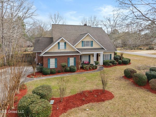 92 Highpointe Drive, Hattiesburg, MS 39402