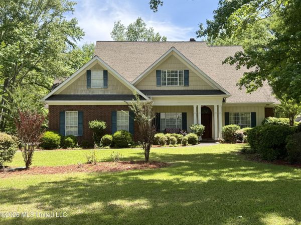 92 Highpointe Drive, Hattiesburg, MS 39402