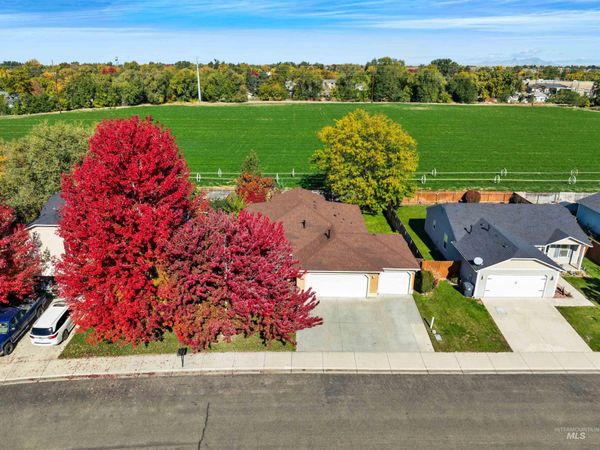 344 E Rose Lake Dr, Middleton, ID 83644