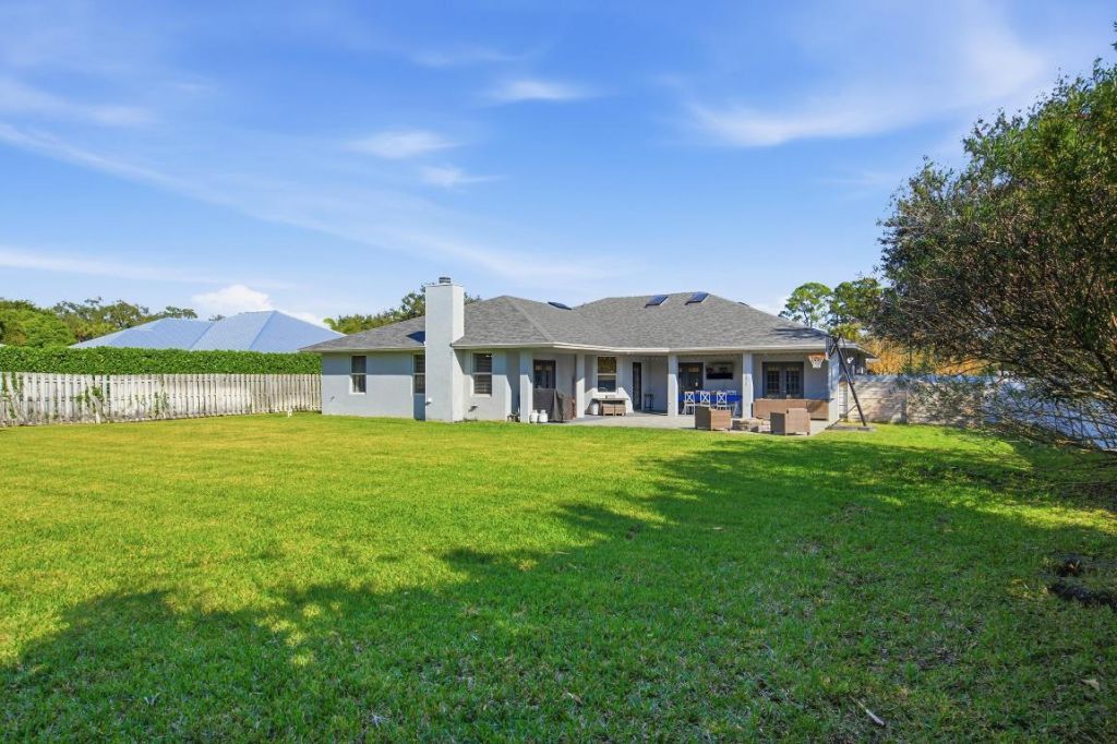 5317 Stately Oaks Street, Fort Pierce, FL 34981 Photo