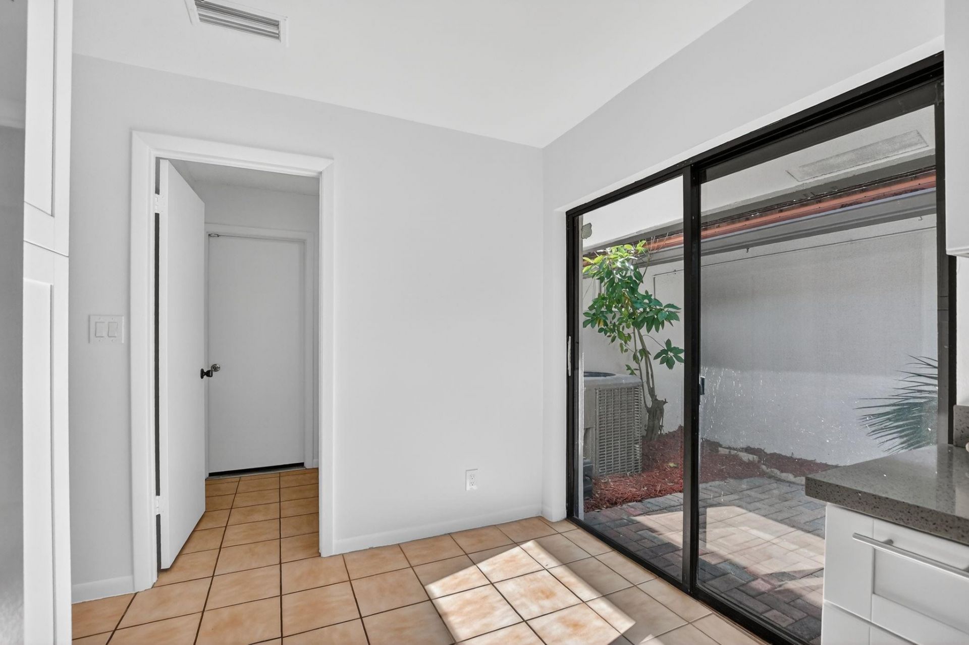 661 Hollows Circle, Deerfield Beach, FL 33442 Photo