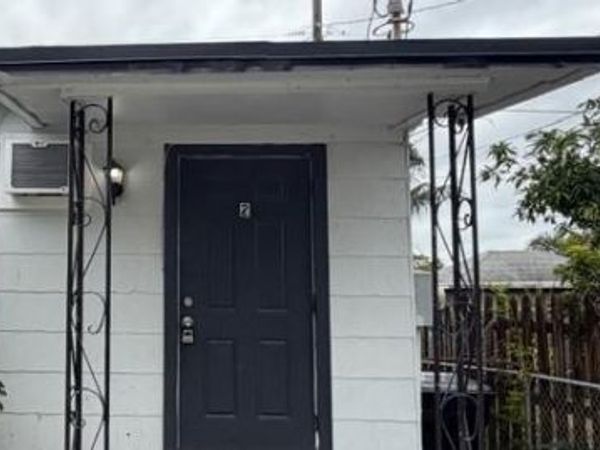 909 N F Street, Unit 2, Lake Worth Beach, FL 33460