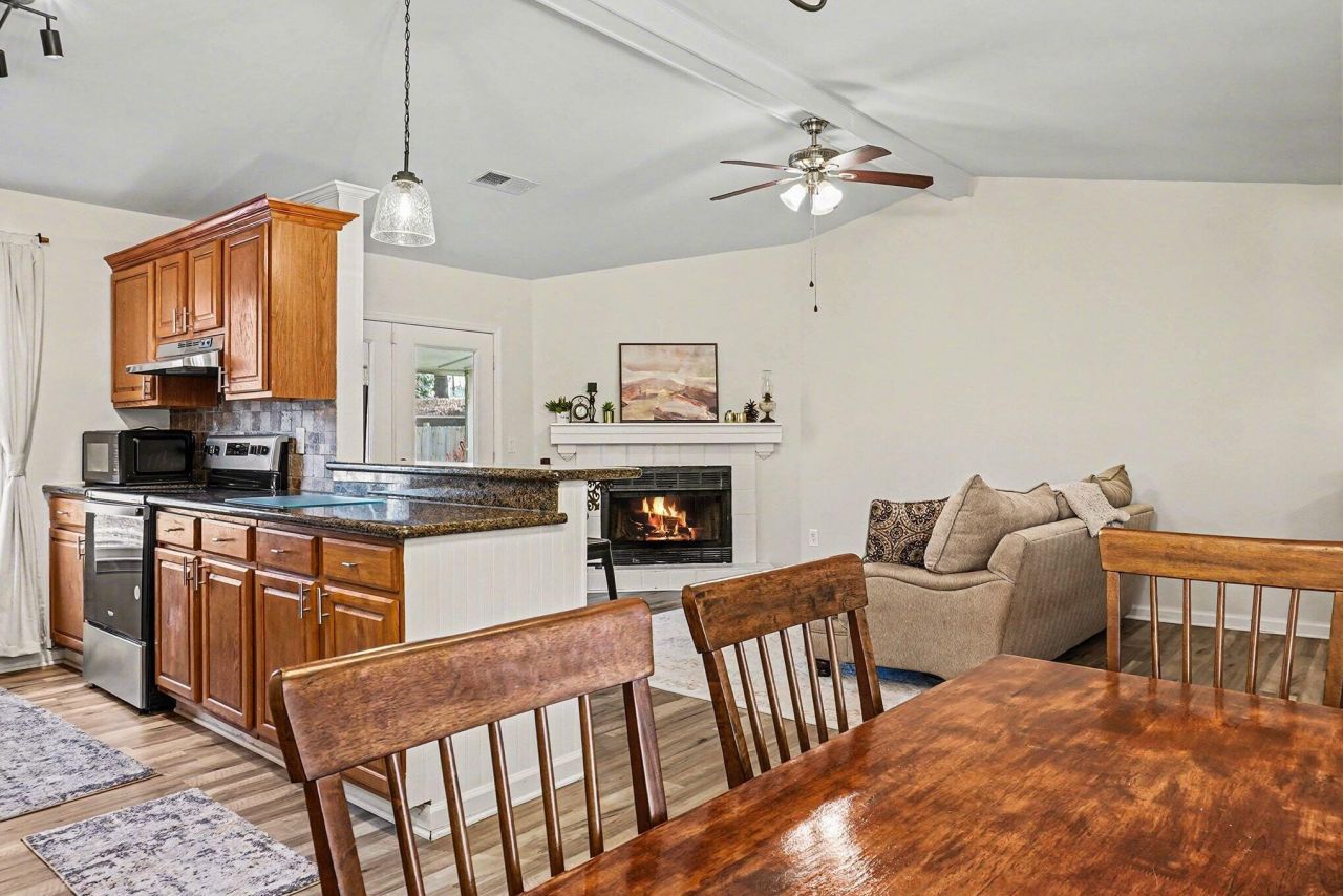 451 Longleaf Drive Photo 10