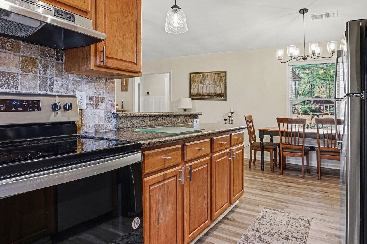 451 Longleaf Drive Photo 11