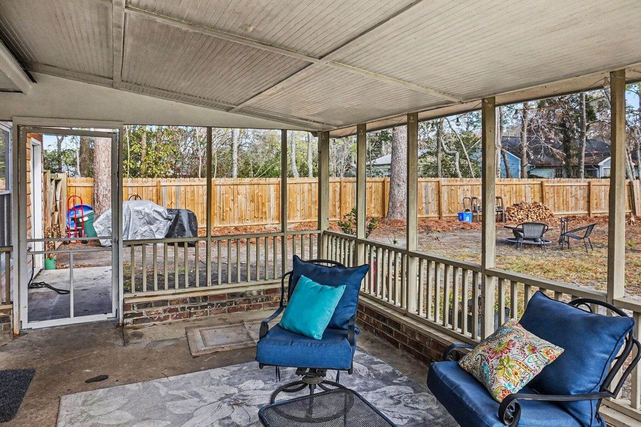 451 Longleaf Drive Photo 23