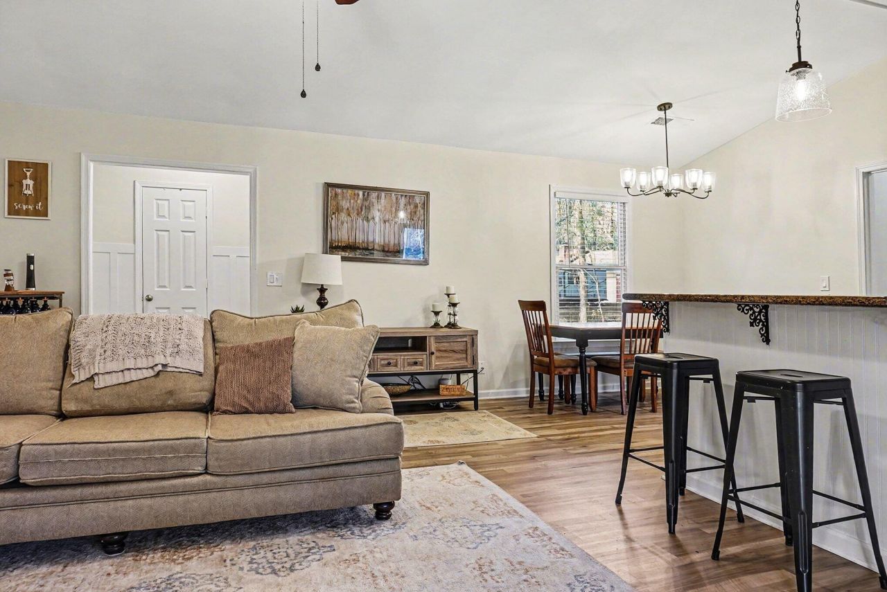 451 Longleaf Drive Photo 7