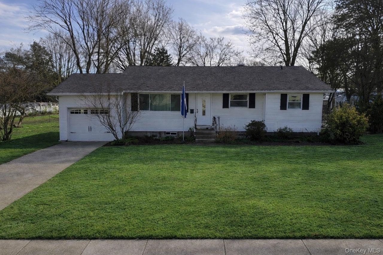 72 Cranberry Street, Central Islip, NY 11722 Main Photo