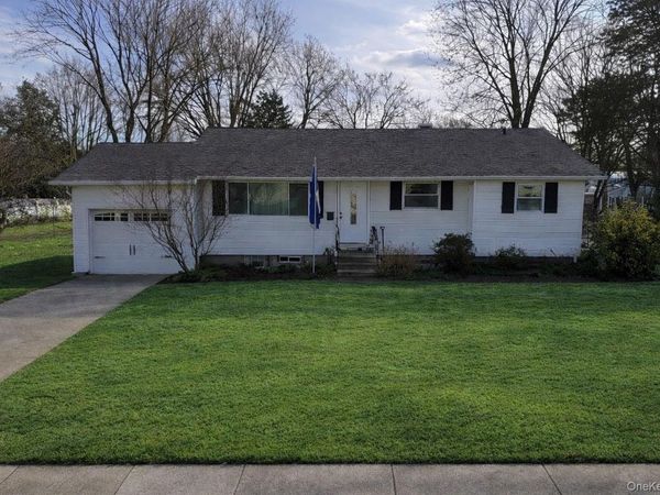 72 Cranberry Street, Central Islip, NY 11722