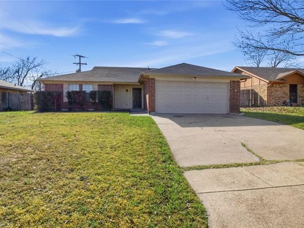 773 Parkview Drive, Burleson, TX 76028