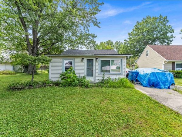 618 W Shore Boulevard, Sheffield Lake, OH 44054
