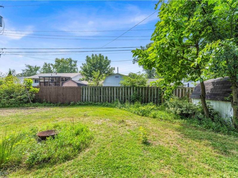 618 W Shore Boulevard, Sheffield Lake, OH 44054 Photo 6