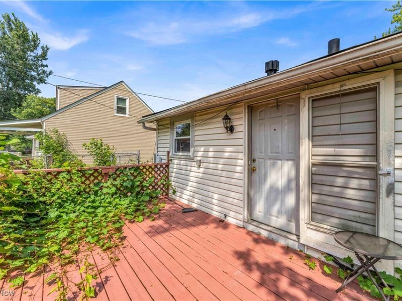 618 W Shore Boulevard, Sheffield Lake, OH 44054 Photo 8