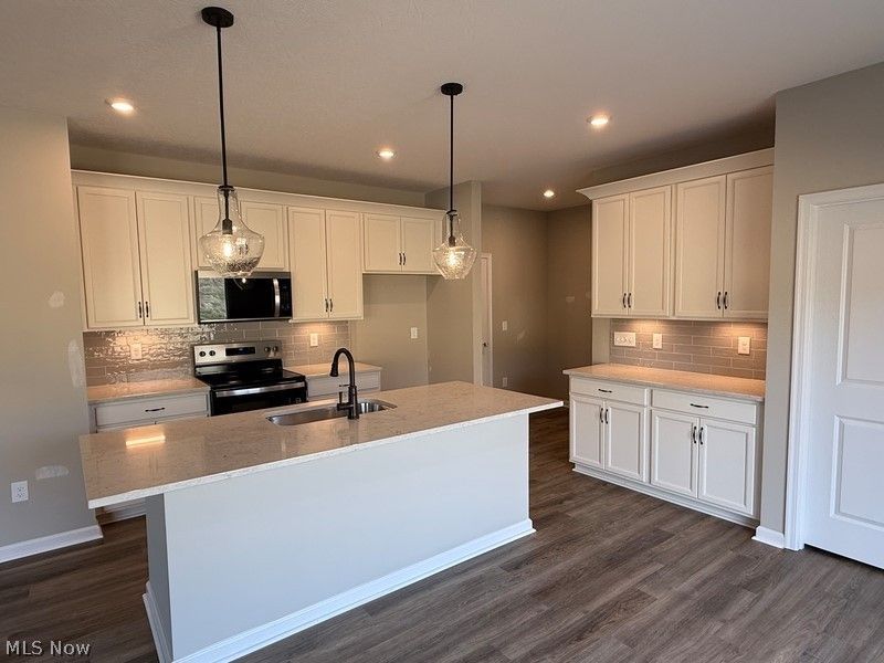 3639 Great Windsor Lane, Uniontown, OH 44685 Photo 7