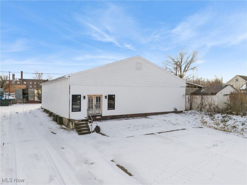 115 E Ely Street, Alliance, OH 44601 Photo 2