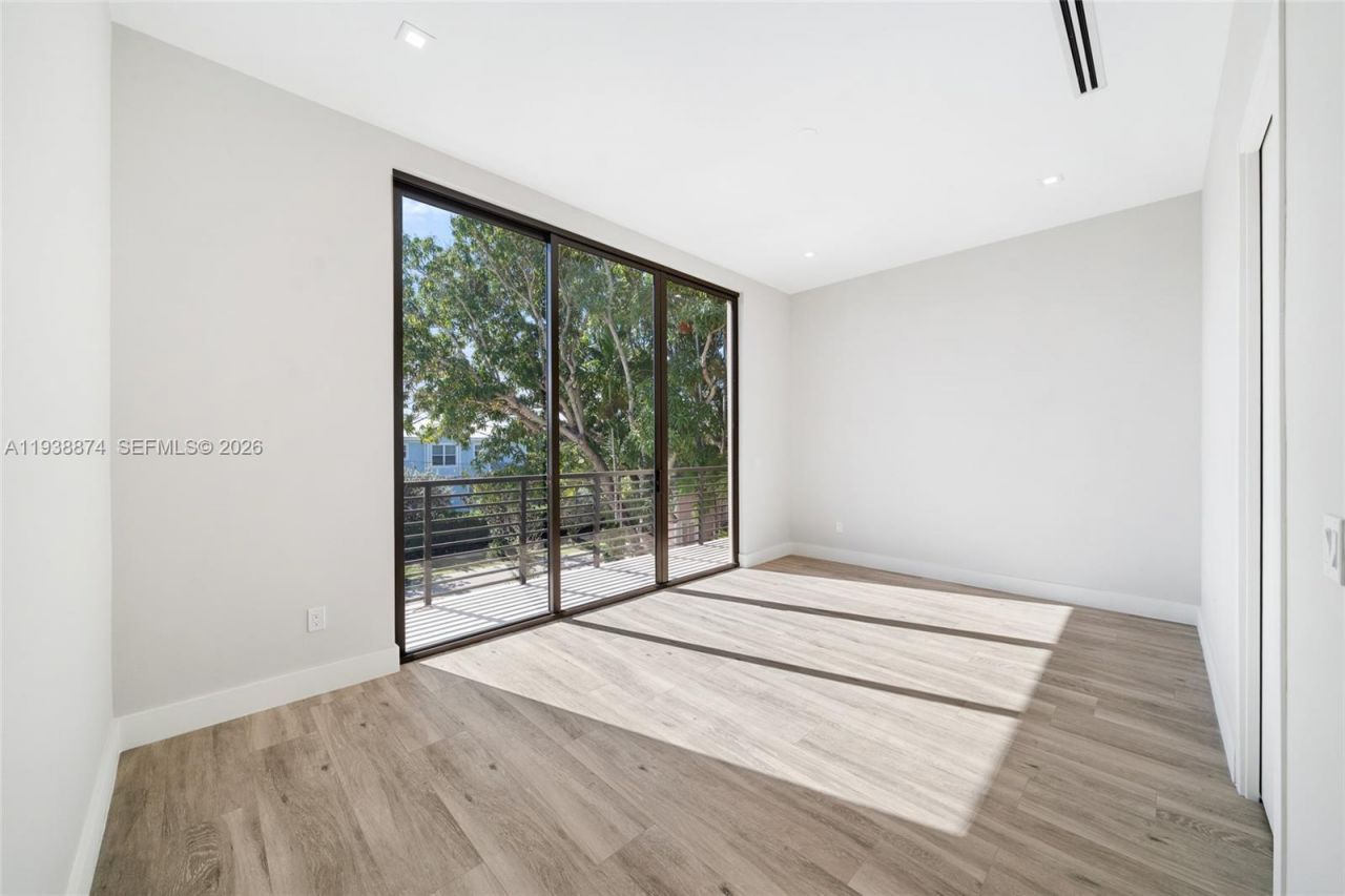 1117 SE 9th St, Fort Lauderdale, FL 33316 Photo