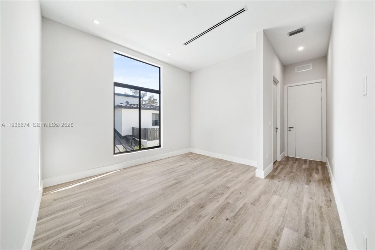 1117 SE 9th St, Fort Lauderdale, FL 33316 Photo