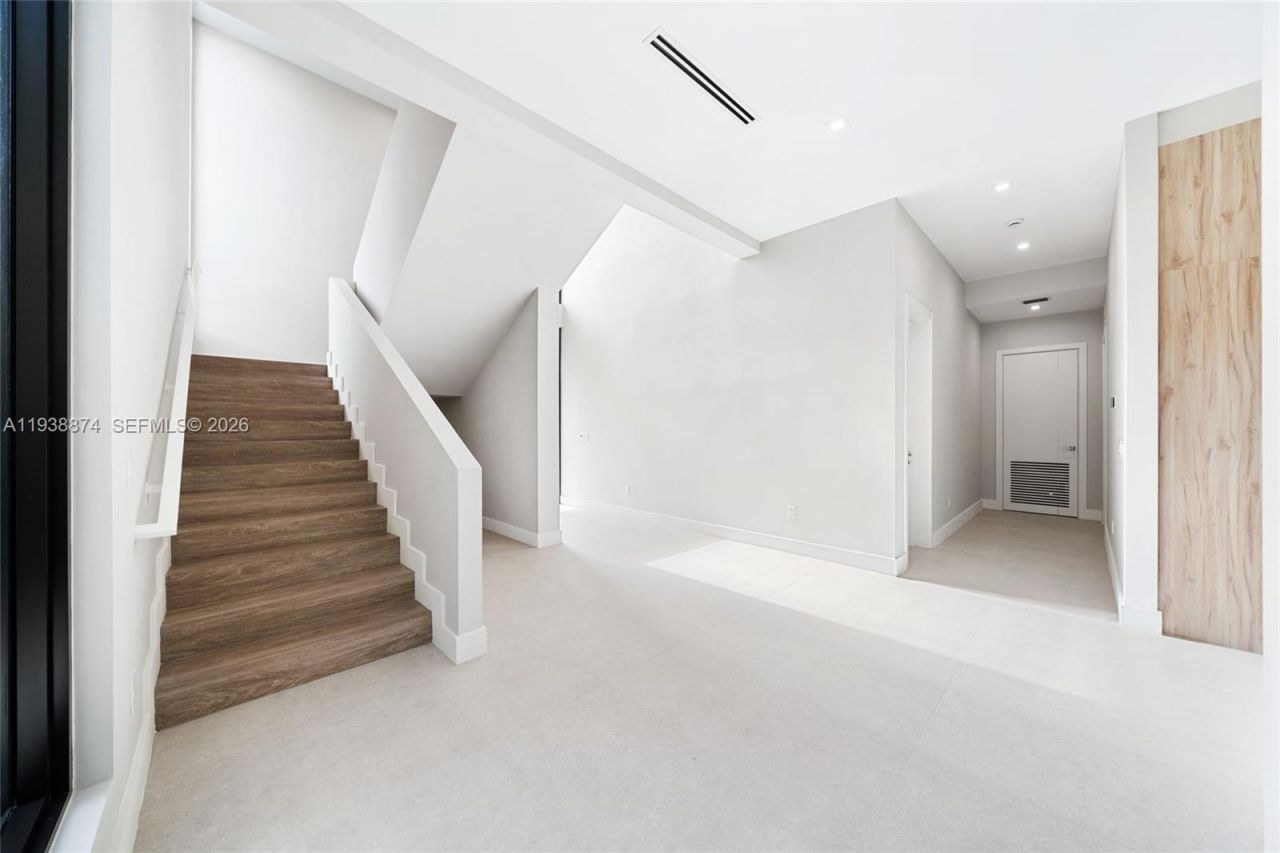 1117 SE 9th St, Fort Lauderdale, FL 33316 Photo