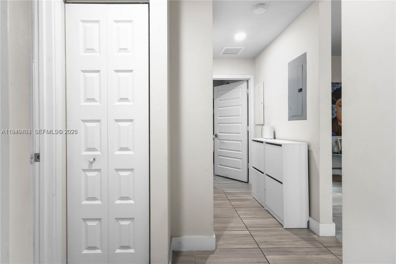 7805 NW 104th Ave, Unit 6, Doral, FL 33178 Photo