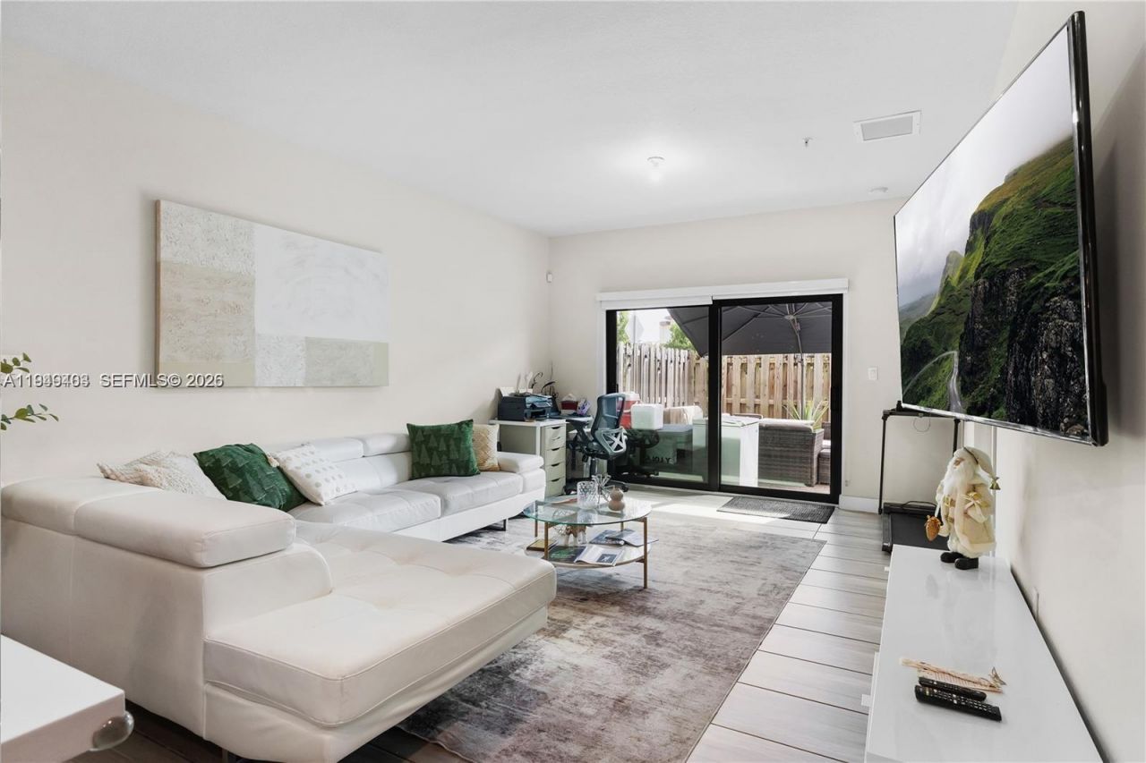 7805 NW 104th Ave, Unit 6, Doral, FL 33178 Photo