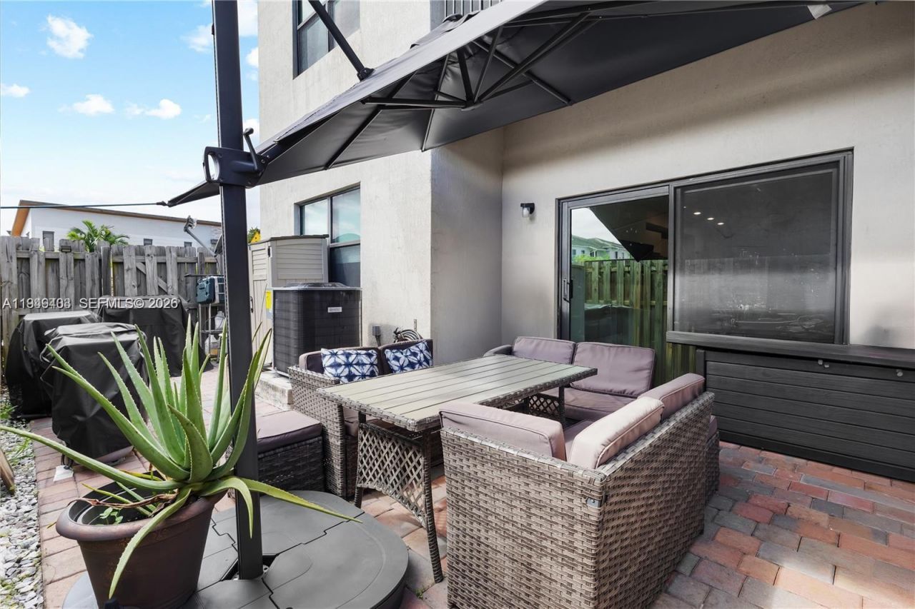 7805 NW 104th Ave, Unit 6, Doral, FL 33178 Photo