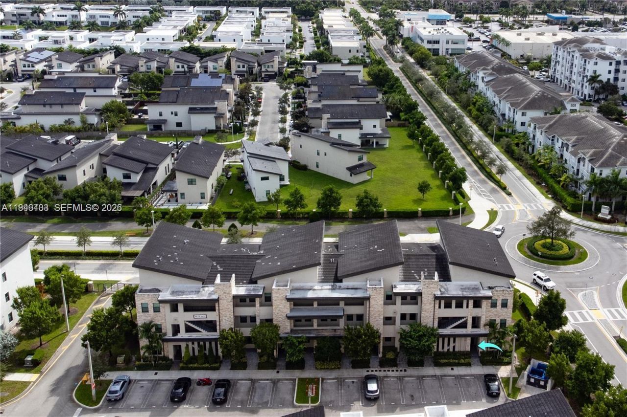 7805 NW 104th Ave, Unit 6, Doral, FL 33178 Photo