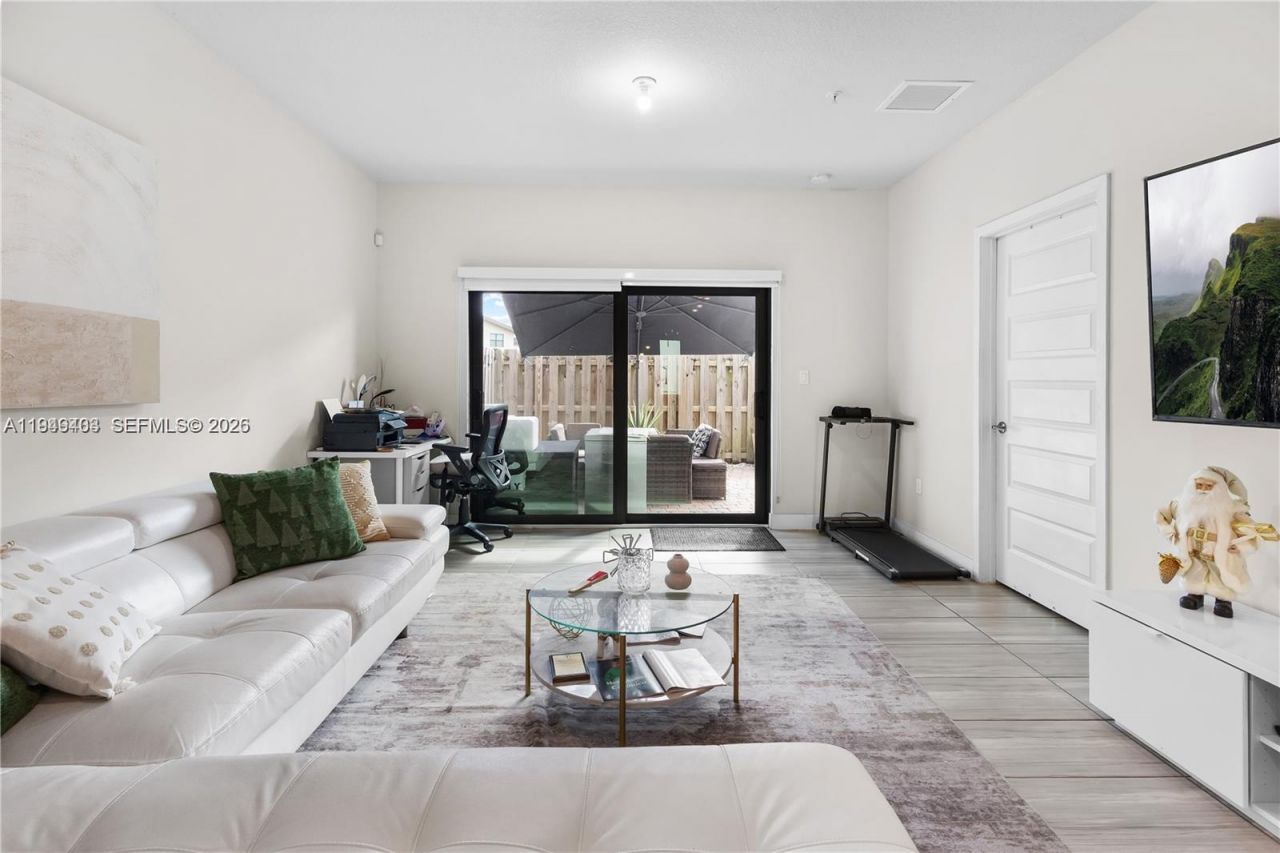 7805 NW 104th Ave, Unit 6, Doral, FL 33178 Photo