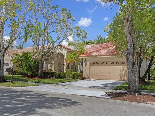 798 Verona Lake Dr , Weston, FL 33326