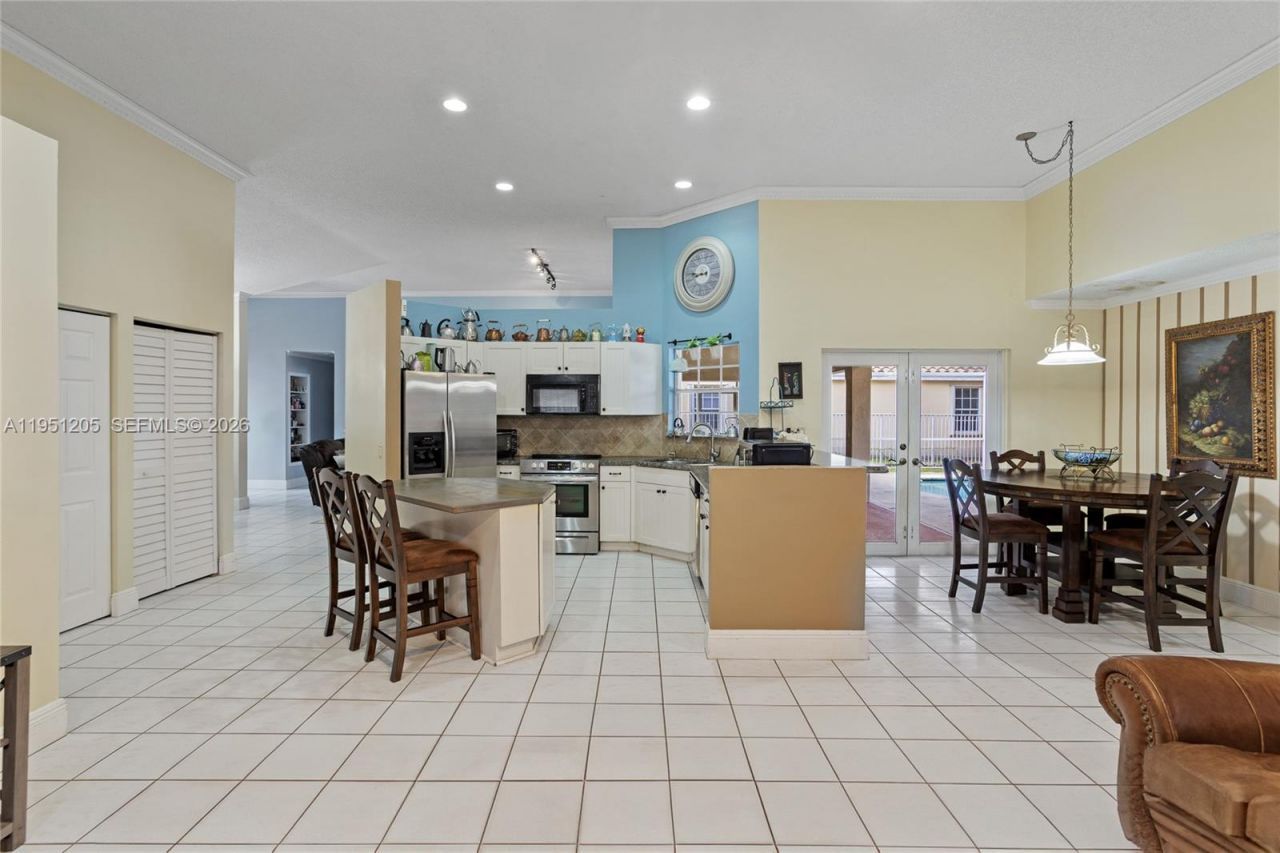 798 Verona Lake Dr , Weston, FL 33326 Photo