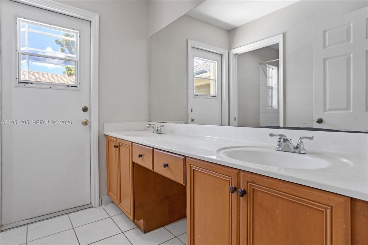 798 Verona Lake Dr , Weston, FL 33326 Photo