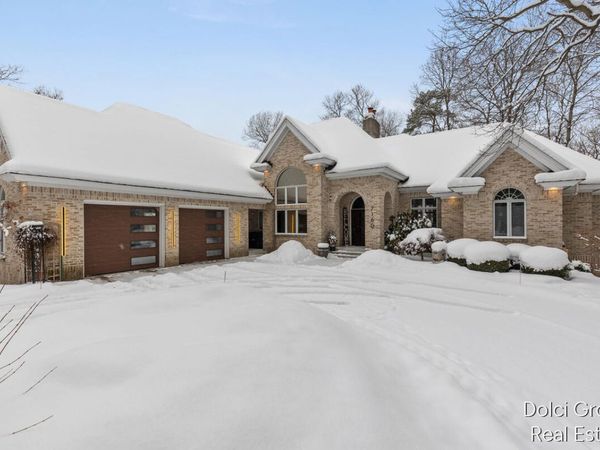 7160 Hawick Court NE, Belmont, MI 49306