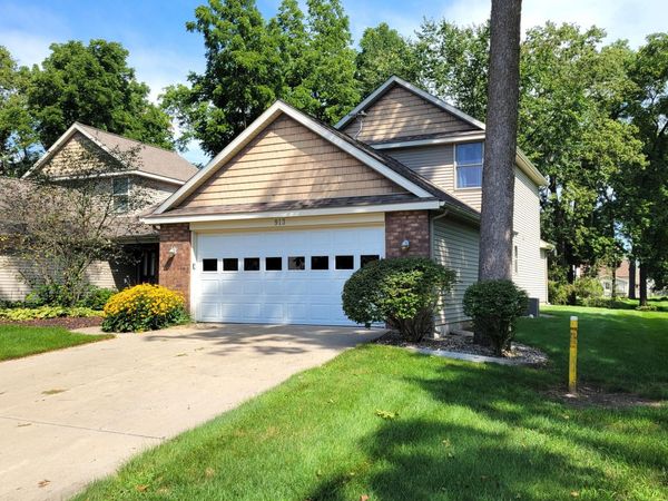 913 Clark Street SE, Lowell, MI 49331