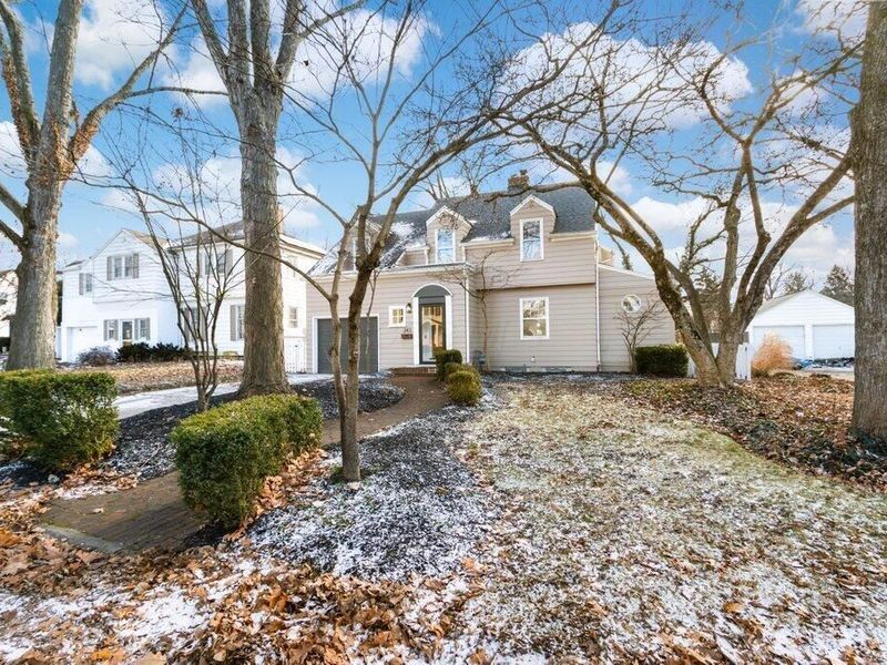 243 E Schreyer Place, Columbus, OH 43214 Photo 1