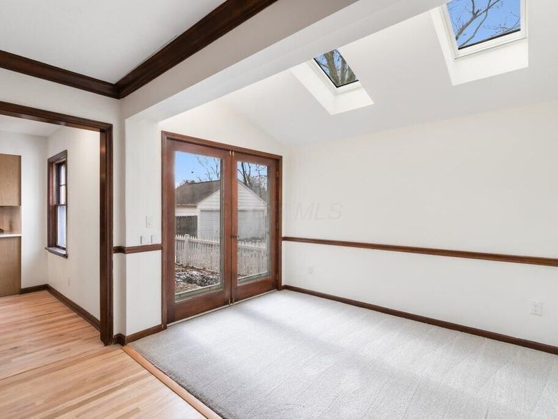 243 E Schreyer Place, Columbus, OH 43214 Photo 10