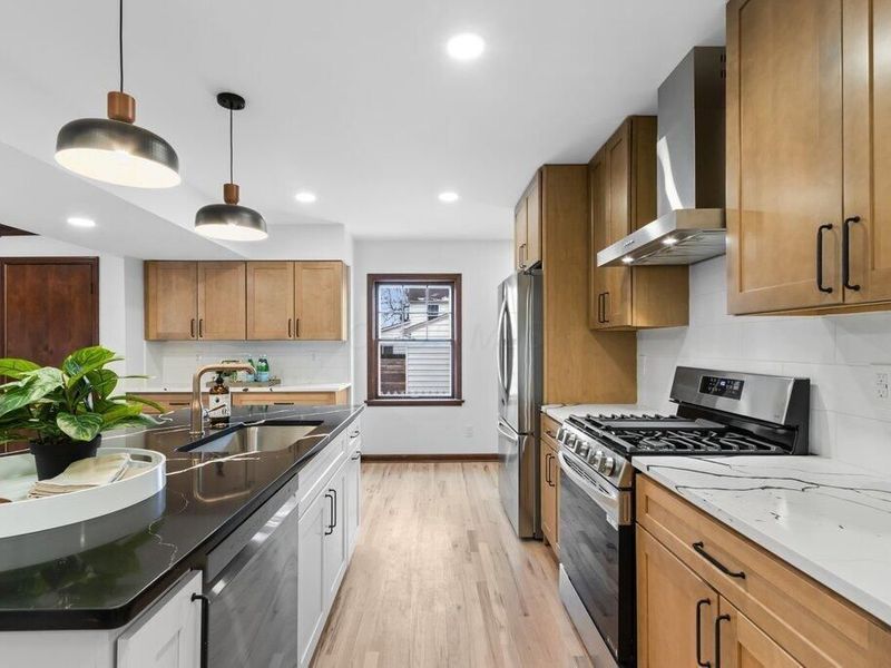 243 E Schreyer Place, Columbus, OH 43214 Photo 13