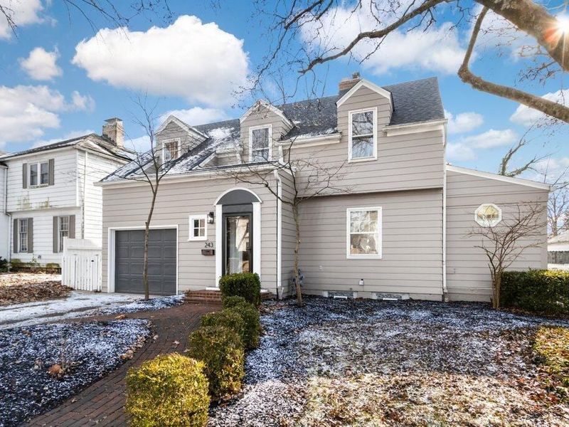 243 E Schreyer Place, Columbus, OH 43214 Photo 3