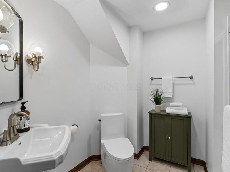 243 E Schreyer Place, Columbus, OH 43214 Photo 32