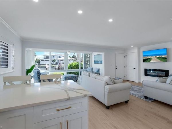 2100 Gulf Shore BLVD N, Unit 120, NAPLES, FL 34102