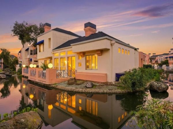 852 Lakeshore Drive, Redwood City, CA 94065