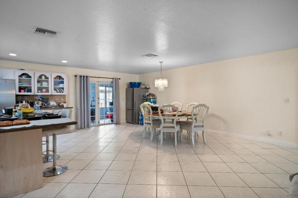 5772 N Haverhill Road N, West Palm Beach, FL 33407 Photo