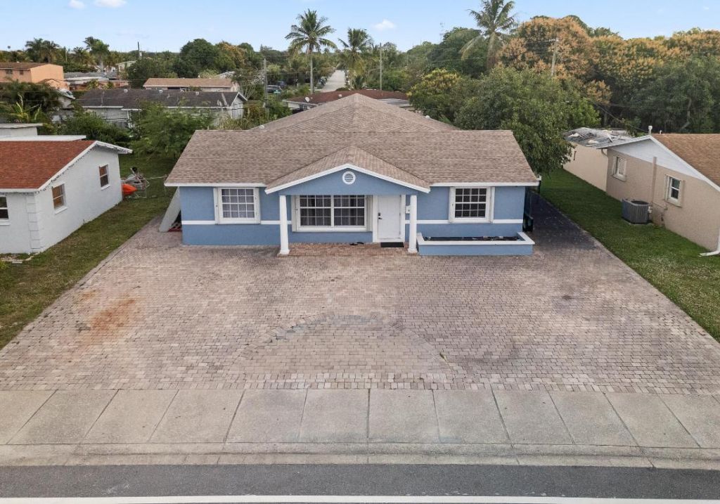 5772 N Haverhill Road N, West Palm Beach, FL 33407 Photo
