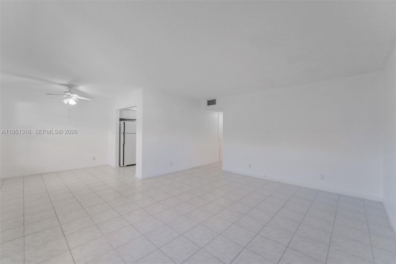 3071 NW 47th Ter , Unit 321, Lauderdale Lakes, FL 33313 Photo