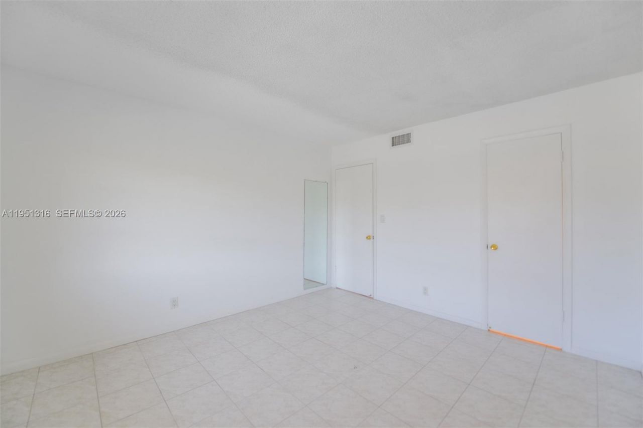 3071 NW 47th Ter , Unit 321, Lauderdale Lakes, FL 33313 Photo